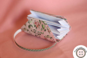 papírová mini kabelka